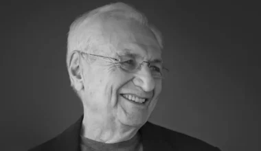 "No es posible tomar un avión, ir a Madrid y diseñar un edificio"