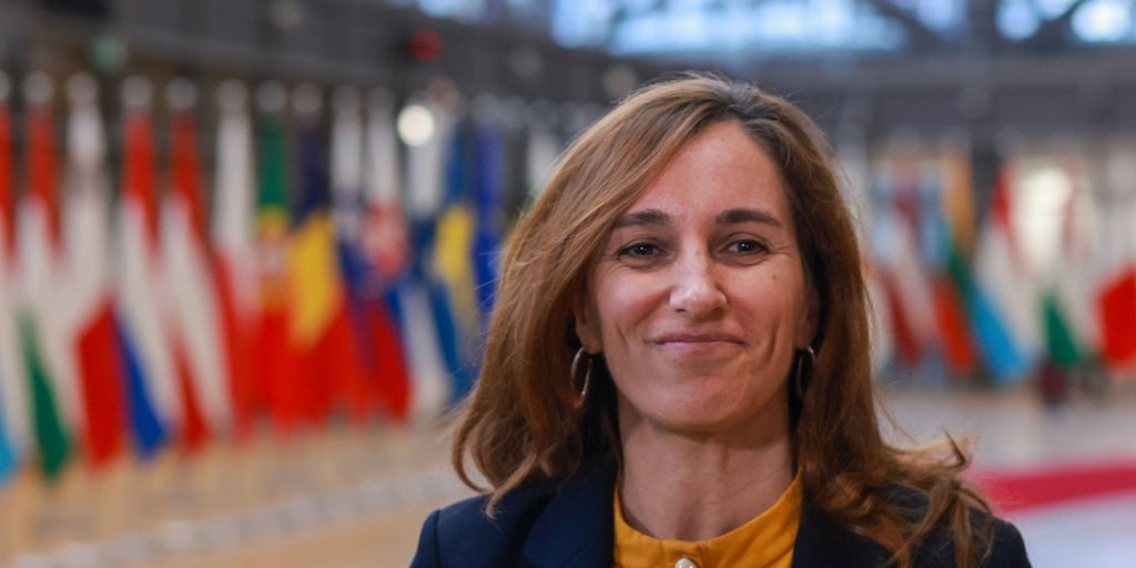 Los sindicatos también se revuelven contra Mónica García y convocan una huelga indefinida de todo el personal sanitario