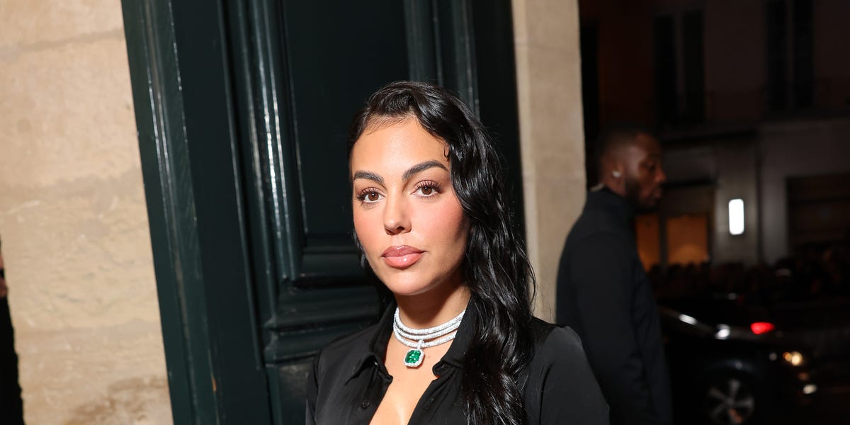 Georgina Rodríguez presume de abdominales en Instagram con un look deportivo con pantalones joggers y crop top