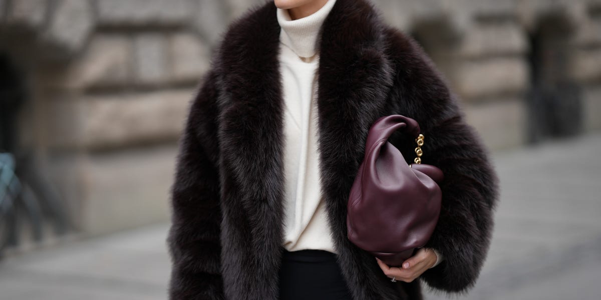 3 jerséis de tendencia con detalle de brillos de Mango para ir calentita y estilosa esta Navidad