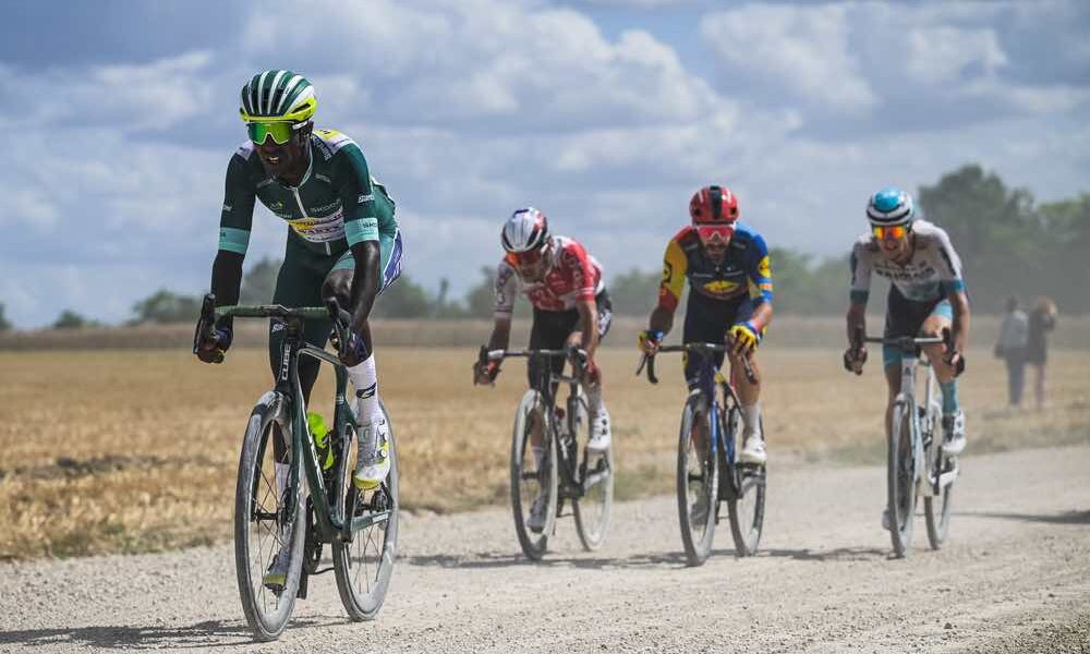 Es curioso que Biniam Girmay no firme por un equipo top 