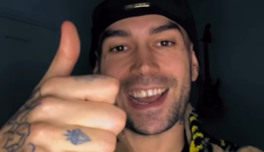 El bajista que se destrozó las manos en una caída de 3 metros y volvió a tocar con Vanesa Martín en Bilbao