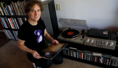 Fernando Samalea cuenta más secretos del rock en su nuevo libro, y toca en vivo con múltiples proyectos