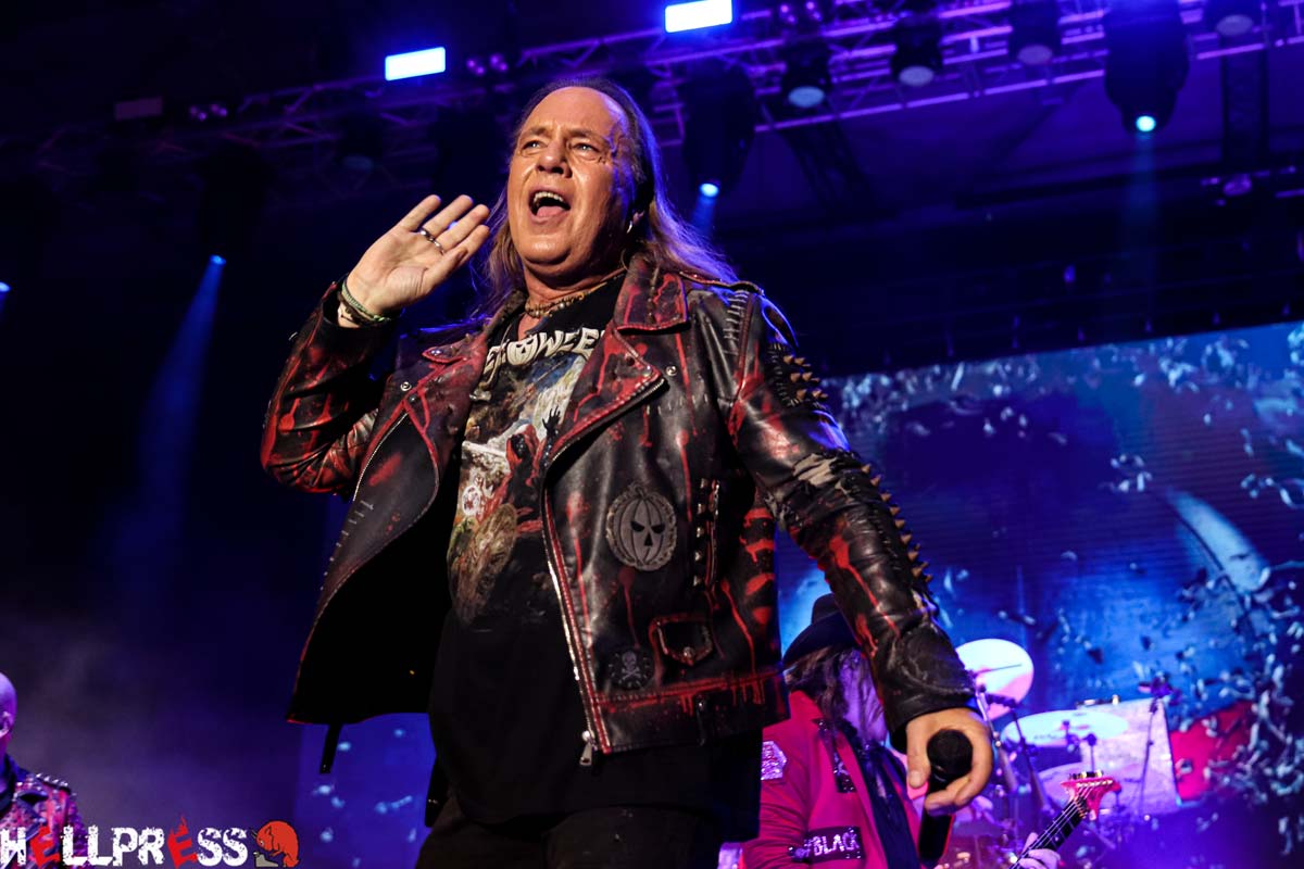 Andi Deris revela la lección que HELLOWEEN aprendió de VAN HALEN para su reunión histórica