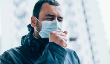 "Si tienes este tipo de tos, es covid y no gripe o un resfriado"