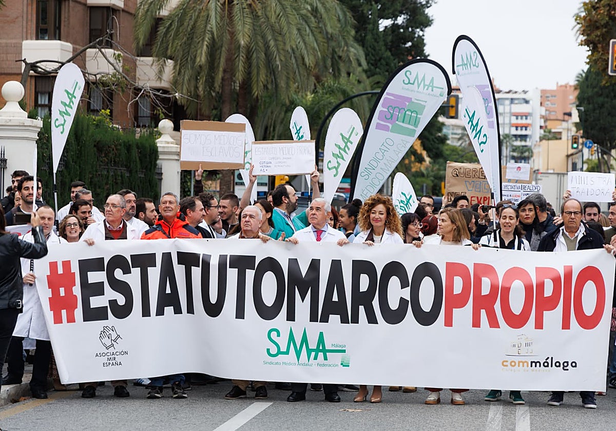 La primera jornada de la huelga de médicos deja más de 58.000 consultas, 670 cirugías y 20.000 pruebas suspendidas en Andalucía