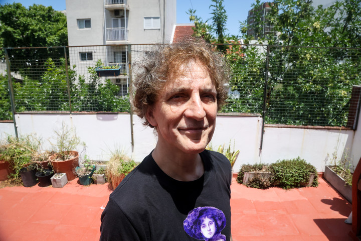 Fernando Samalea primero lanzó el libro "Qué es un long play?" y después hizo tres obras más. Foto: Antonio Becerra. 