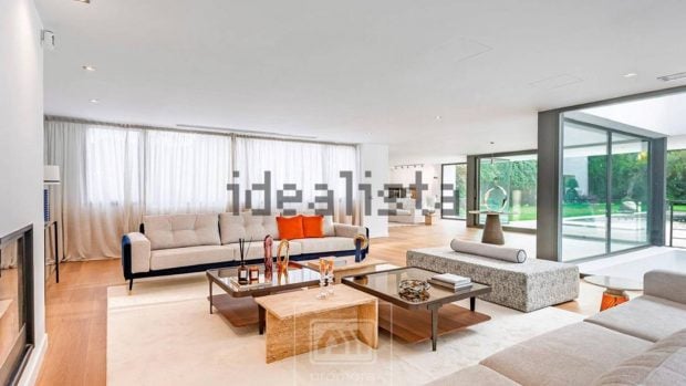 El salón de la casa en la que vivió Bertín en Madrid. (Foto: Idealista)