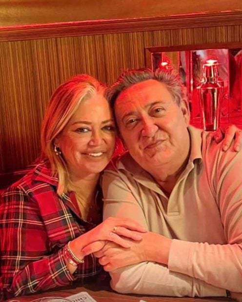 Belén Esteban y Mariano Peña en un bar. (Foto: Instagram)