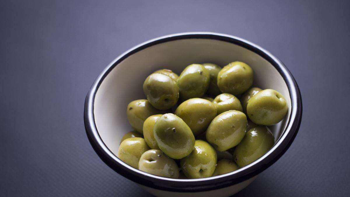 Una técnica en nutrición analiza si es verdad que las aceitunas ayudan a la digestión
