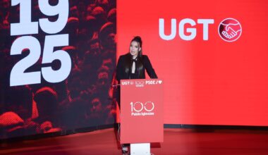 La colaboradora de TVE Inés Hernand se deshace en elogios a Sánchez: "¡Aplaudidle bien, pobre Pedro!"