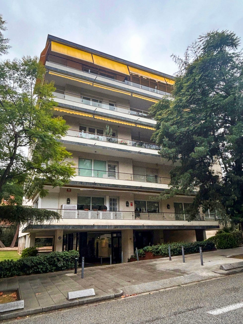 vista general del edificio en el que vivira la infanta cristina en pedralbes, barcelona