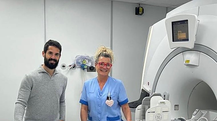 Isco, en el hospital Viamed Santa Ángela de la Cruz