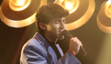 Javier pone la piel de gallina en la semifinal de La Voz con ‘¿Y si fuera ella?’