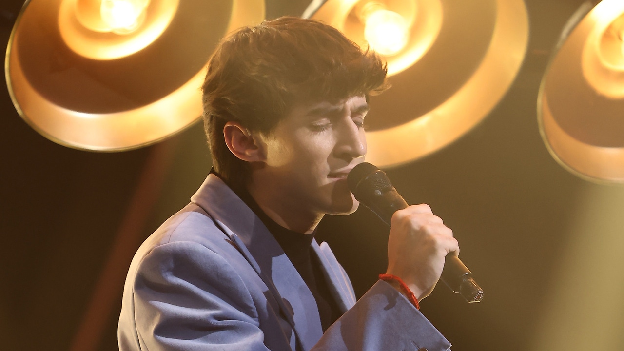 Javier pone la piel de gallina en la semifinal de La Voz con ‘¿Y si fuera ella?’