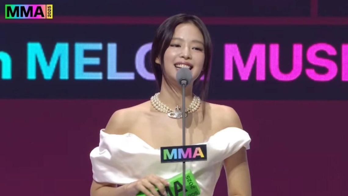 Jennie volvió a los "Melon Music Awards" después de años, prendió fuego el escenario e hizo historia con uno de los premios