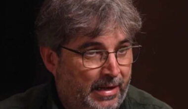 El zasca de Jordi Évole ante un titular de la fachosfera sobre el documental de Eduardo Casanova y el VIH