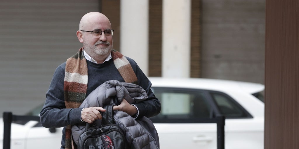 El funcionario clave de la dana achaca el retraso de la alerta a las dudas jurídicas de Pradas y a que había que retocar el texto en valenciano