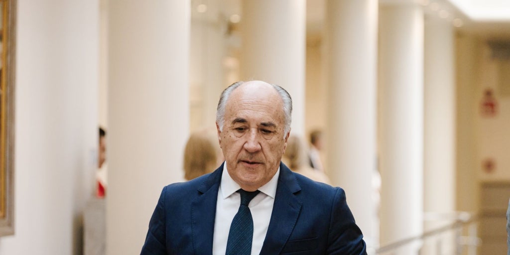 El alcalde de Algeciras, José Ignacio Landaluce, renuncia temporalmente a su militancia del Partido Popular