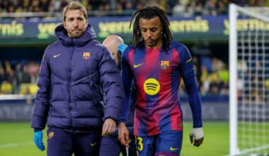 Jules Koundé controla en el Villarreal-Barcelona