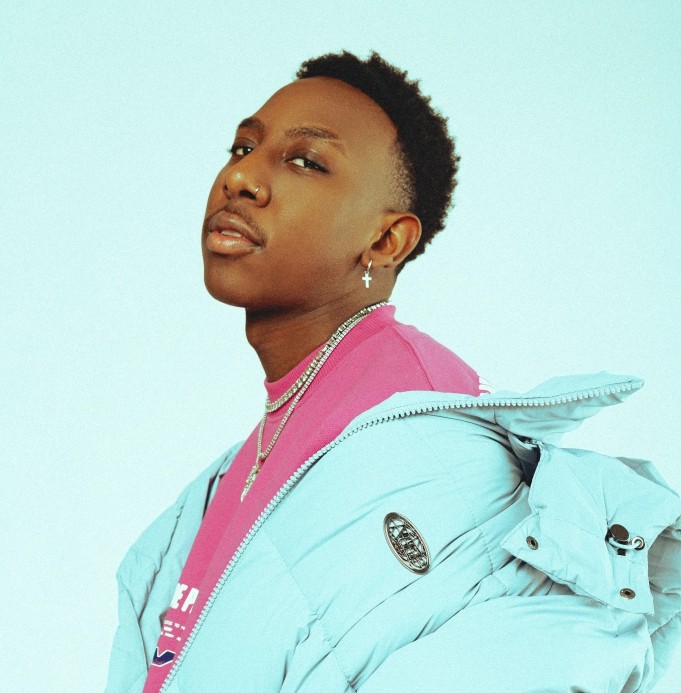 "Cortocircuito en el clito" dice el nuevo hit en España; Bad Gyal, fuera del top 40