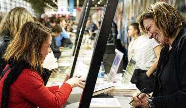 «Una mujer ha traído todos mis libros en una mochila para que se los firme»
