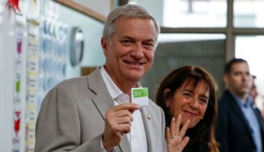 El derechista Kast se da como ganador en Chile y promete gobernar sin mirar los colores políticos