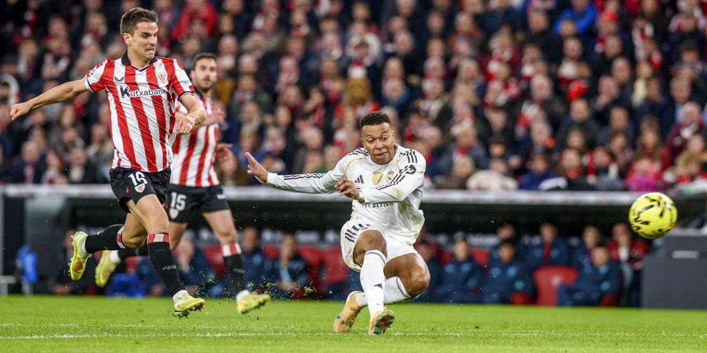Mbappé machaca al Athletic y evita que Xabi toque fondo en San Mamés