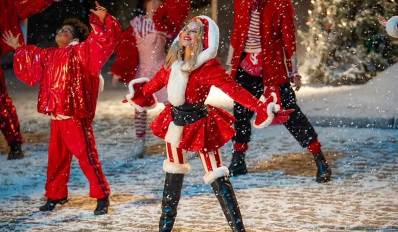 Kylie logra su primer single nº1 en UK en 22 años con 'XMAS' – jenesaispop.com