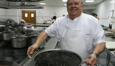 Muere Juantxu Larrucea, el cocinero vizcaíno de los ciclistas