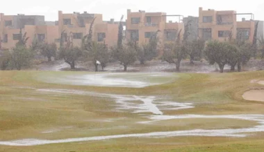 La lluvia ha hecho imposible el desarrollo normal de la primera jornada de la Escuela del Ladies European Tour.
