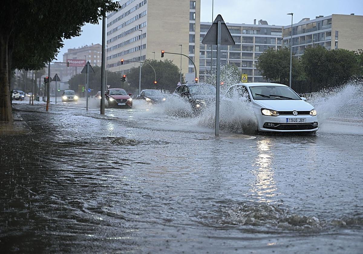 Emergencias recomienda evitar desplazamientos en Valencia ante el episodio de lluvias y tormentas