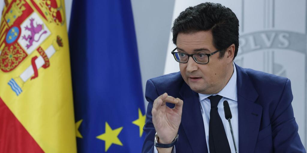 Sánchez cumple con uno de los peajes de Puigdemont y entrega a Cataluña la gestión de la oferta pública de empleo