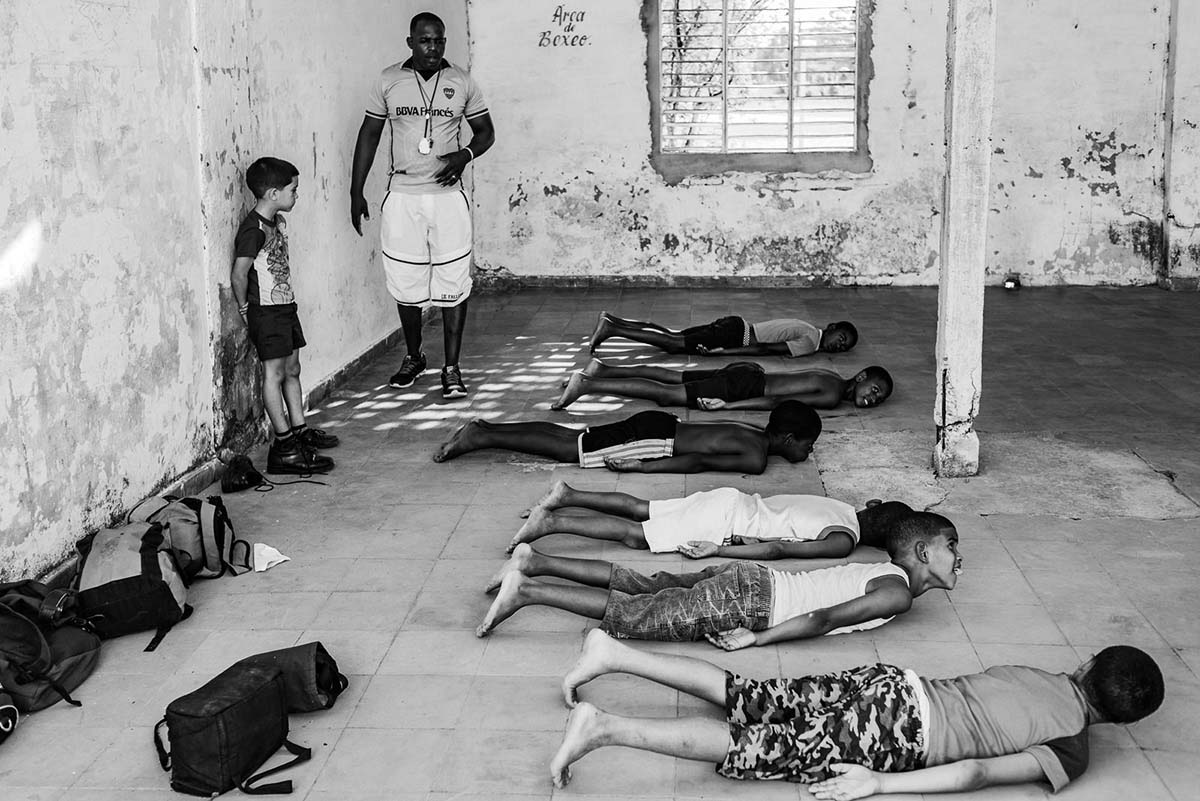 LUX ORO – Alberto De La Fuente