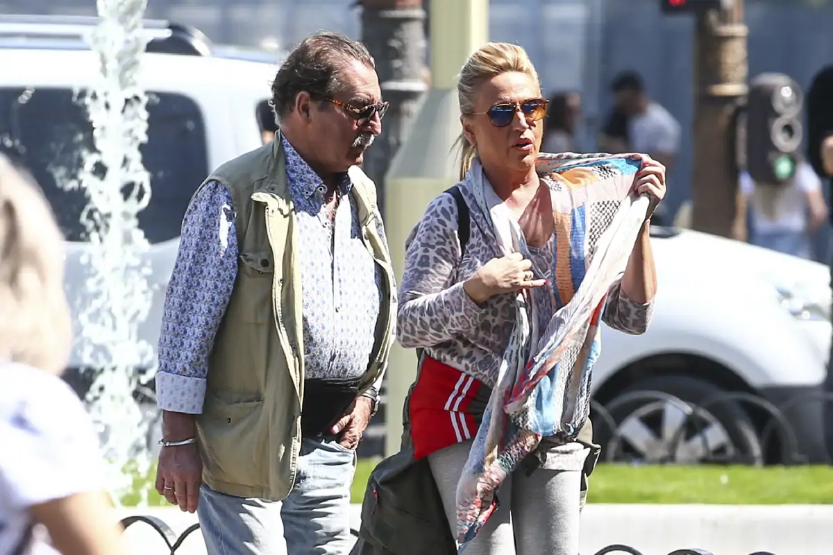 Lydia Lozano y Charly