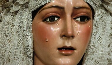 La Macarena vuelve al culto en la basílica tras la restauración