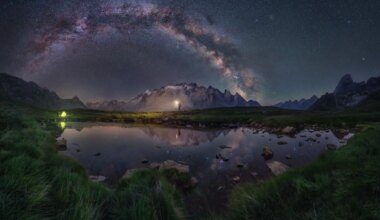 Una fotografía de la Maladeta y el Aneto bajo la Vía Láctea, premio Félix de Azara 2025