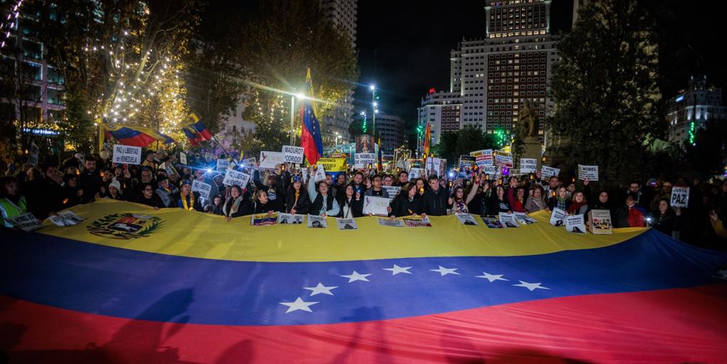 La diáspora venezolana celebra el Nobel de la Paz a María Corina Machado con una marcha global
