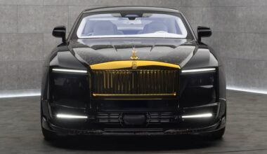 Mansory le da al Rolls-Royce Spectre lo único que le podía faltar, y con un baño de oro