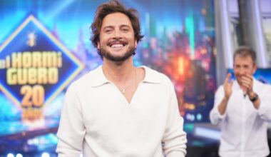 El sentido homenaje de Manuel Carrasco a Robe Iniesta en 'El Hormiguero': "Se ha ido una leyenda" - La Razón