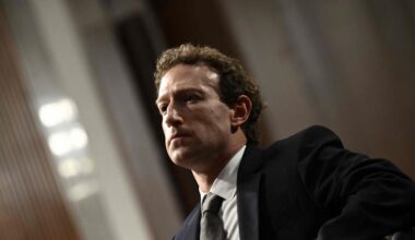 El PSOE pide a Mark Zuckerberg que comparezca ante el Congreso