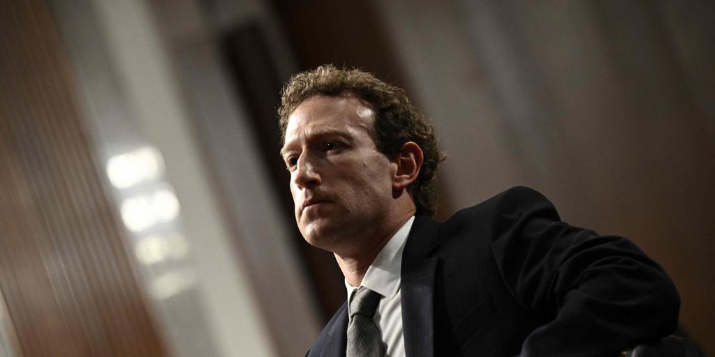 El PSOE pide a Mark Zuckerberg que comparezca ante el Congreso