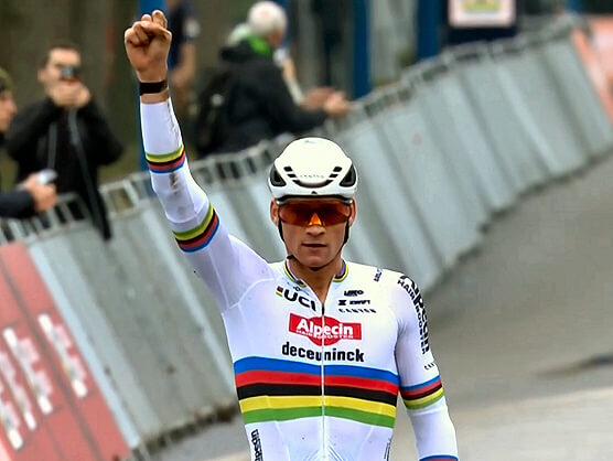 Mathieu Van der Poel impone su ley en la arena de Koksijde, tercera victoria en la Copa del Mundo de Ciclocross