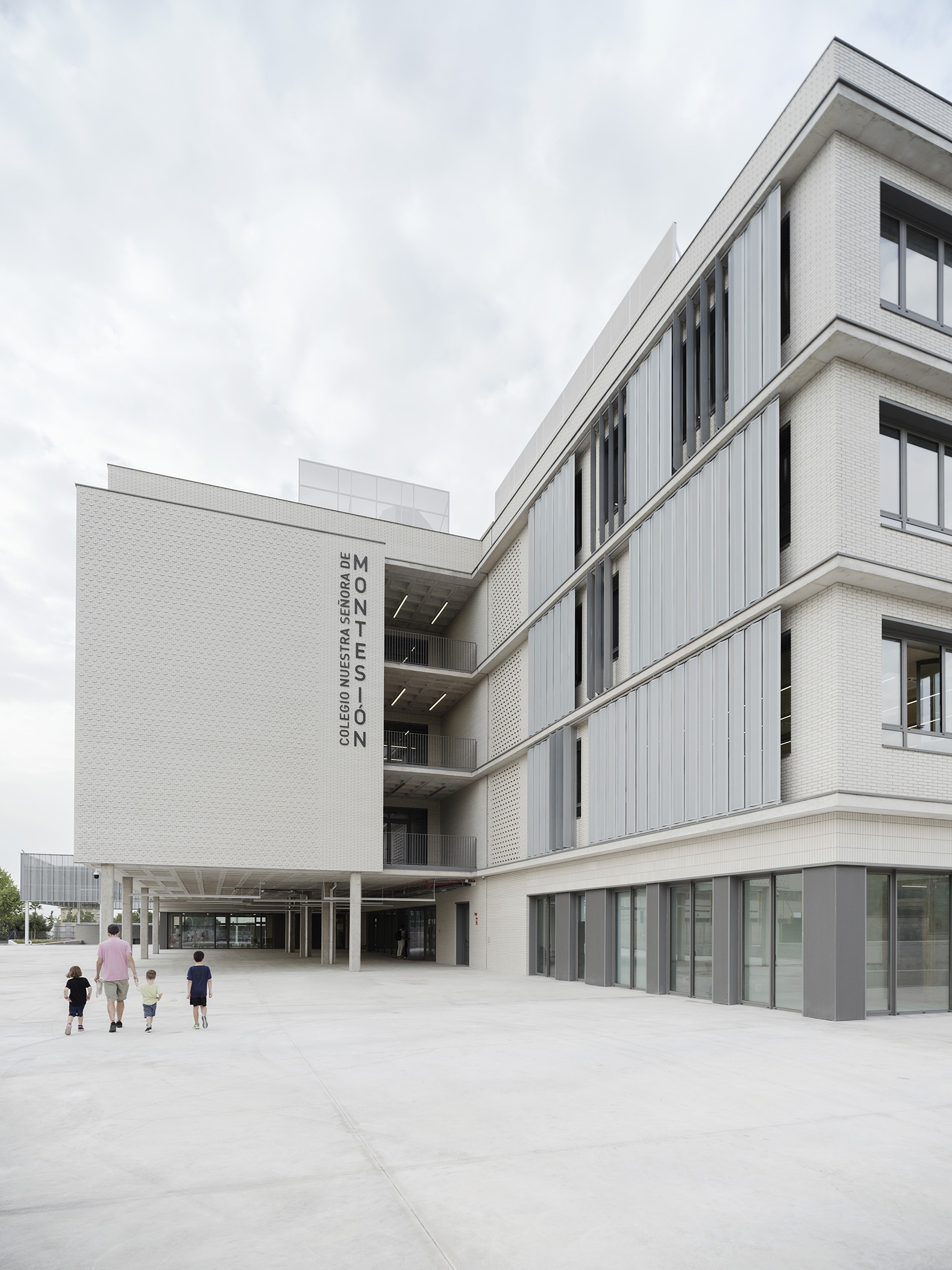 Colegio Montesión por GRAS Reynés Arquitectos. Fotografía por Luis Diaz Diaz.