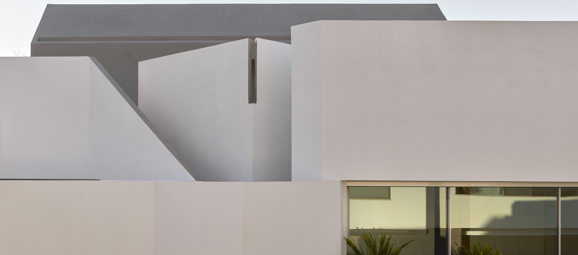 Complejidad en la geometría, innovación en el habitar. Casa MN por HORMA estudio