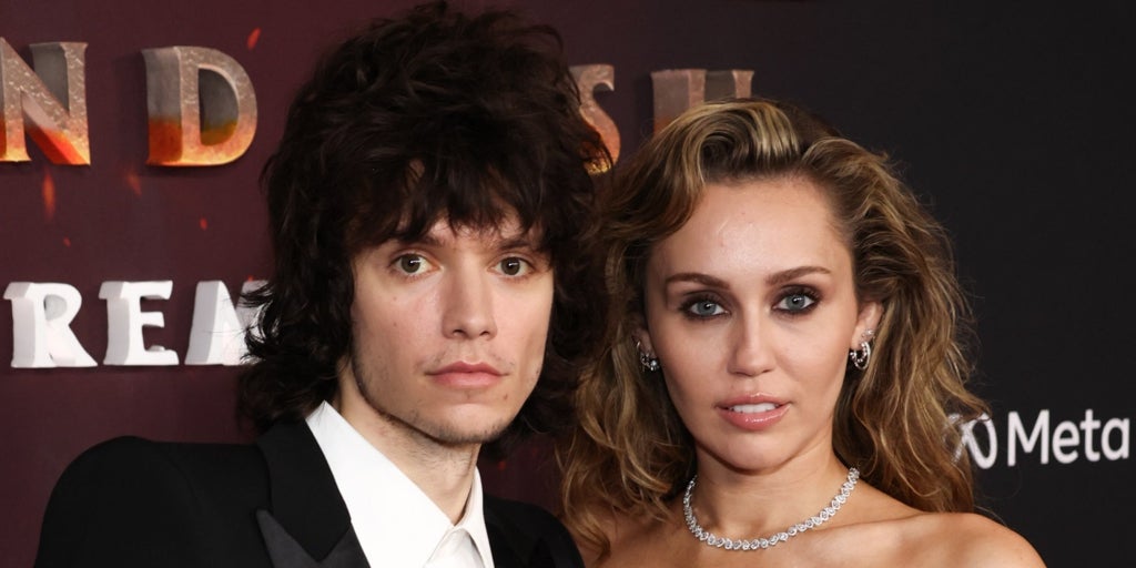 Miley Cyrus y Maxx Morando se comprometen tras cuatro años de relación