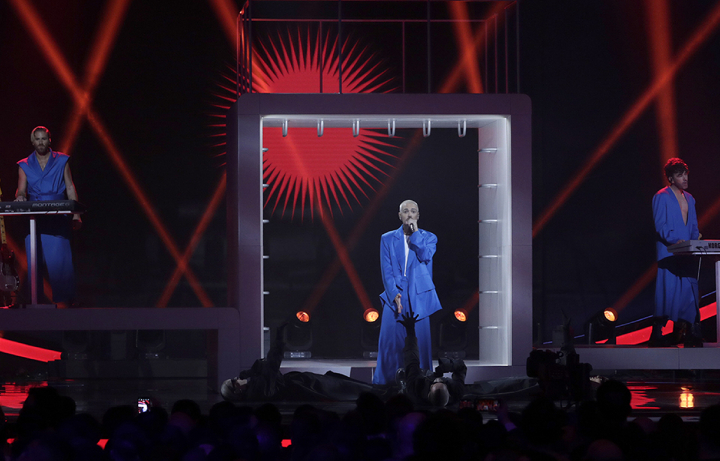 Miss Cafeína durante su actuación en el Benidorm Fest en 2024.