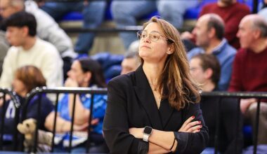 Nuevo piropo de Montañana a sus jugadoras: «Me lo habéis escuchado 500 millones de veces: es una pasada entrenar a un equipo así»