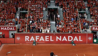 Emocionados con la huella de Rafa Nadal, indignados con el sabotaje a la Vuelta