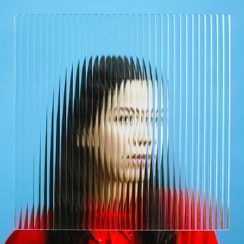 Portada de Extrañamente de Nadar de Noche.